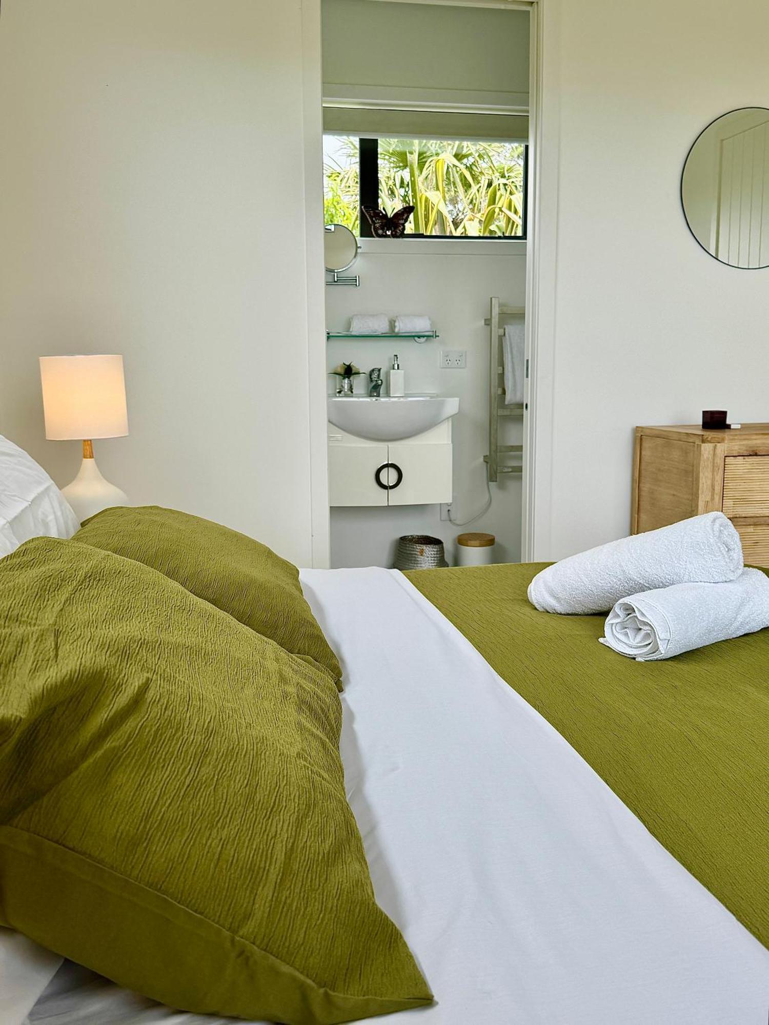 Room At Raglans Travellers Rest Coastal Retreat Bagian luar foto